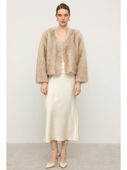 V Yaka Crop Exclusive Kürk Görünümlü Bej Ceket