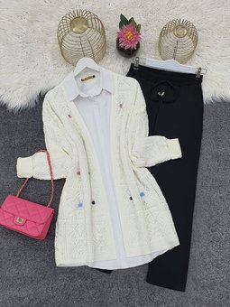 Nakışlı Kare Desenli Ajurlu Triko Beyaz Hırka