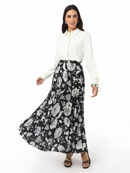 Piliseli Siyah Çiçek Desenli Etek
