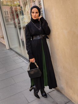 Yırtmaç Detaylı Triko Siyah Hırka