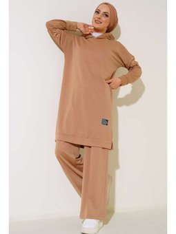 Önü Armalı Kapüşonlu İkili Bej Takım