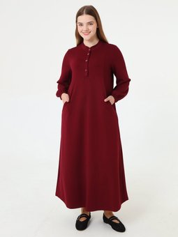 Yumuşak Tuşeli Çıtçıt Detaylı Büyük Beden Bordo Elbise