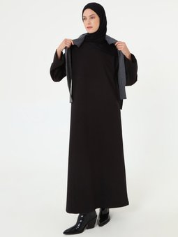 Geniş Kollu Yumuşak Tuşeli Siyah Elbise