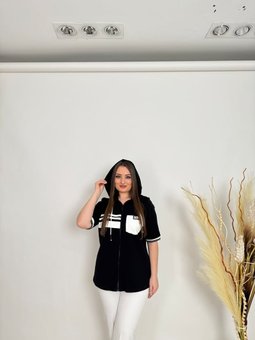 Büyük Beden Kapüşonlu Kısa Kollu Siyah Gömlek