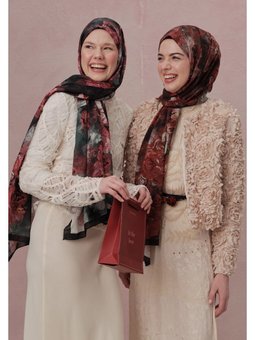 Love In Bloom Desen Vual Kırmızı Şal