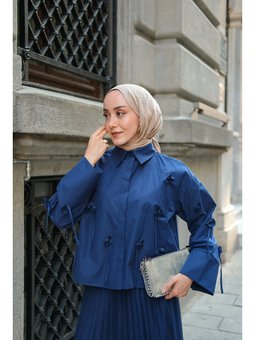 Çicek Desenli Lacivert Gömlek