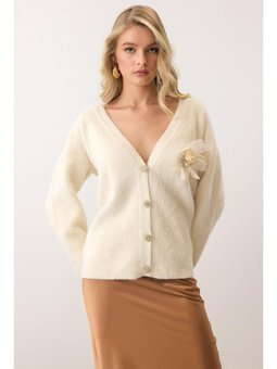 Çiçek Aksesuarlı Soft Triko Ekru Hırka