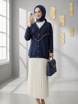 Önü Fırfırlı İncili Düğmeli Triko İndigo Hırka