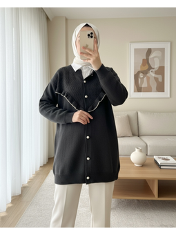 Önü Fırfırlı İncili Düğmeli Triko Siyah Hırka