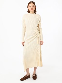Büzgü Detaylı Triko Krem Elbise