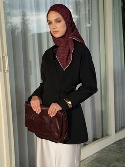 Kuşaklı Yandan Bağlamalı Siyah Ceket