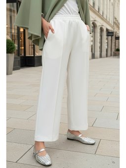 Önü Çımalı Scuba Beyaz Pantolon