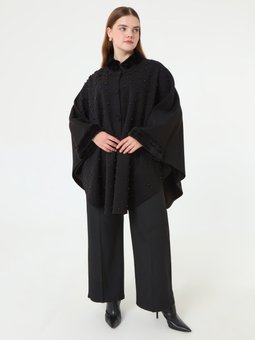 Kolları Ve Yakası Kürk Detaylı İncili Siyah Pelerin Panço