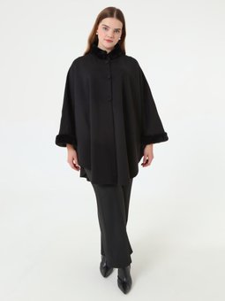 Kolları Ve Yakası Kürk Detaylı Siyah Pelerin Panço