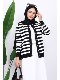 Siyah Düğmeli Soğuk İplik Triko Hırka