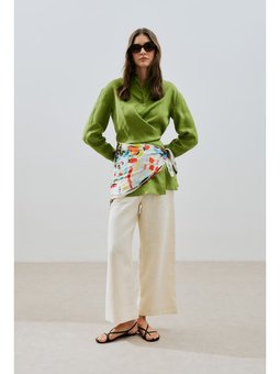 Keten Bağlama Detaylı Fıstık Yeşili Gömlek