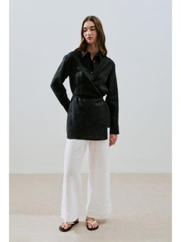 Keten Bağlama Detaylı Siyah Gömlek