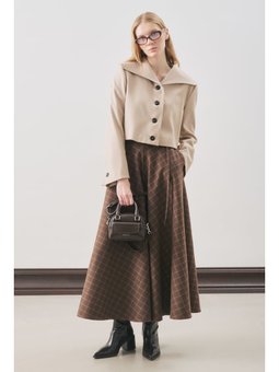 Loren Kısa Geniş Yakalı Bej Ceket