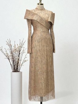 Gold Rengi Yaka Detaylı Simli Boncuk İşlemeli Dantel Abiye Elbise