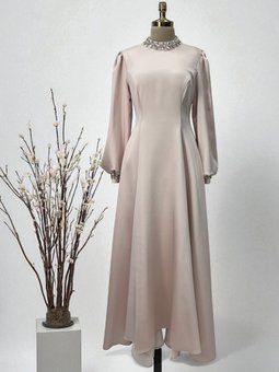 Taş Detaylı Saten Boydan Kloş Pudra Abiye Elbise