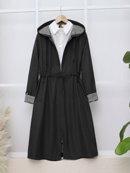 Beli Lastikli Kolu Katlamalı Siyah Kapüşonlu Trenckot