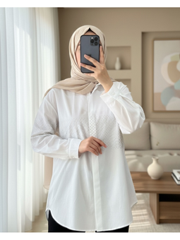 Önü Taşlı Poplin Beyaz Gömlek