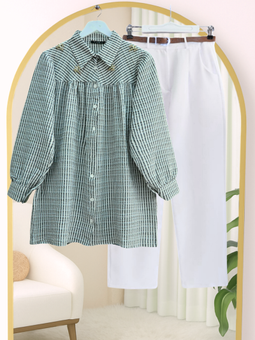 Üstü Taş Ve Boncuk Detaylı Çizgili Siyah Gömlek