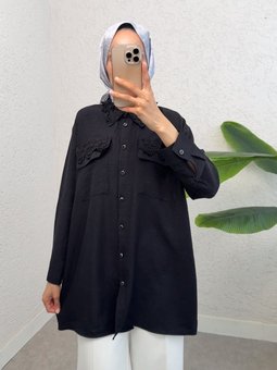 Yakası Ve Cepleri Dantel Detaylı Siyah Gömlek