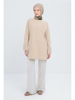Manşeti Nervür Detaylı Yırtmaçlı Tunik Bej