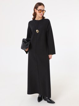 Yumuşak Tuşeli Dikiş Detaylı Siyah Elbise