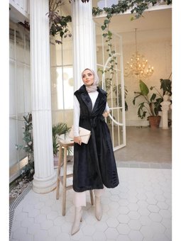 Belden Bağcıklı Kolsuz Uzun Kürk Siyah Yelek