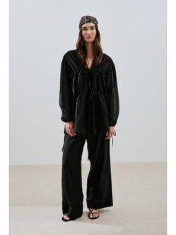 Büzgülü Bağlamalı Siyah Bluz