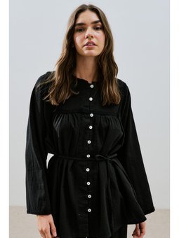 Dokulu İşlemeli Siyah Gömlek