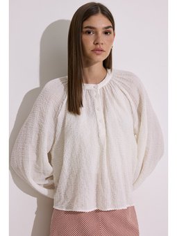 Dokulu Yakası Düğmeli Ekru Bluz