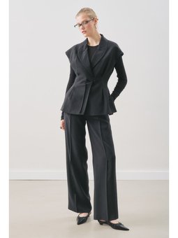 Dökümlü Tencel Pileli Siyah Pantolon