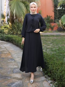 Fiyonklu Etekli Siyah Takım