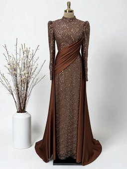 Kahverengi Boncuk İşlemeli Saten Pelerinli Dantel Abiye Elbise