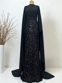 Şifon Pelerin Detaylı Eteği Boncuk İşlemeli Siyah Abiye Elbise