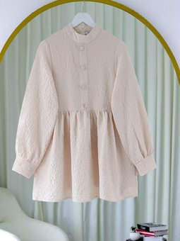 Önü Taşlı Düğme Detaylı Parçalı Arkası Fermuarlı Bej Tunik