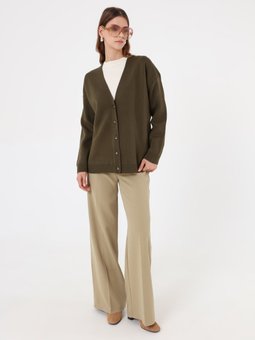 V Yaka Kemik Düğme Detaylı Triko Haki Hırka