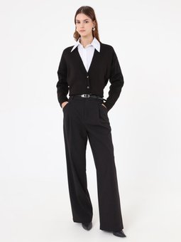 V Yaka Kemik Düğme Detaylı Triko Siyah Hırka