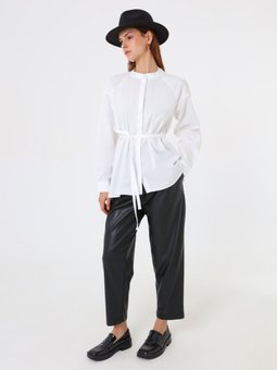 Bağcık Detaylı Beyaz Gömlek