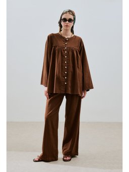 Dokulu İşlemeli Kahverengi Gömlek