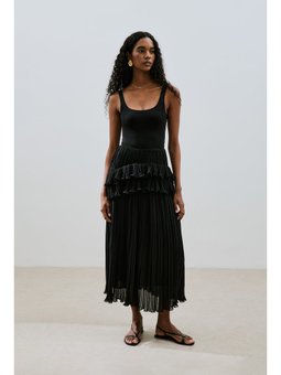 Mila Piliseli Katlı Siyah Etek