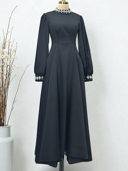 Taş Detaylı Saten Boydan Kloş Siyah Abiye Elbise