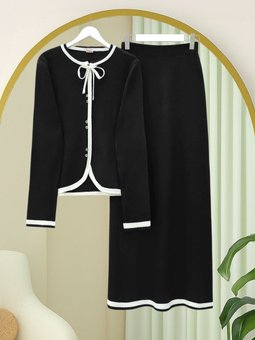 Bağcık Detaylı Şeritli Düğmeli Etekli Triko Siyah Takım