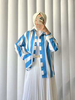 Kalın Çizgili Düğmeli Mavi Gömlek