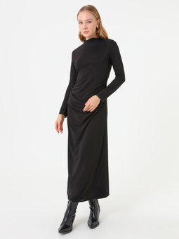 Drapeli Detaylı Siyah Elbise