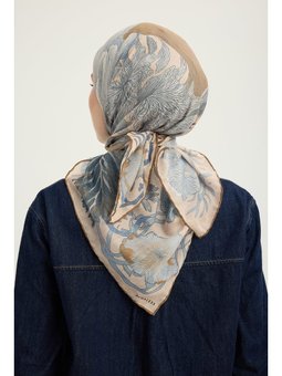 Mercan Bahçesi Bej Efilia Desenli 90x90 Cm Eşarp