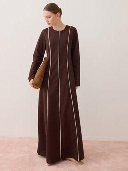 Yumuşak Dokulu Kontras Biye Detaylı Kahverengi Elbise